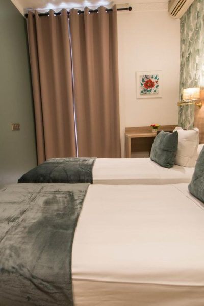 Chambre twin de l'Hôtel Parisien à Nice