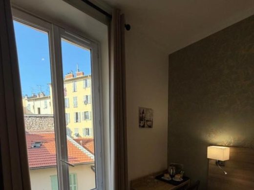 Chambres climatisées au cœur de Nice, hôtel 3 étoiles